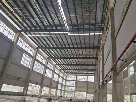 YX38-152-914開口樓承板安裝現場 YX38-152-914開口樓承板安裝現場