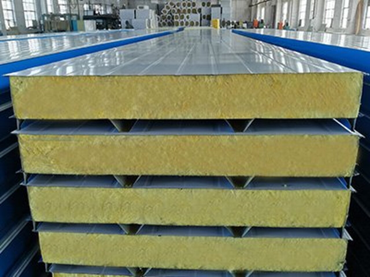 彩鋼玻璃絲棉夾芯板屋面板 彩鋼玻璃絲棉夾芯板屋面板