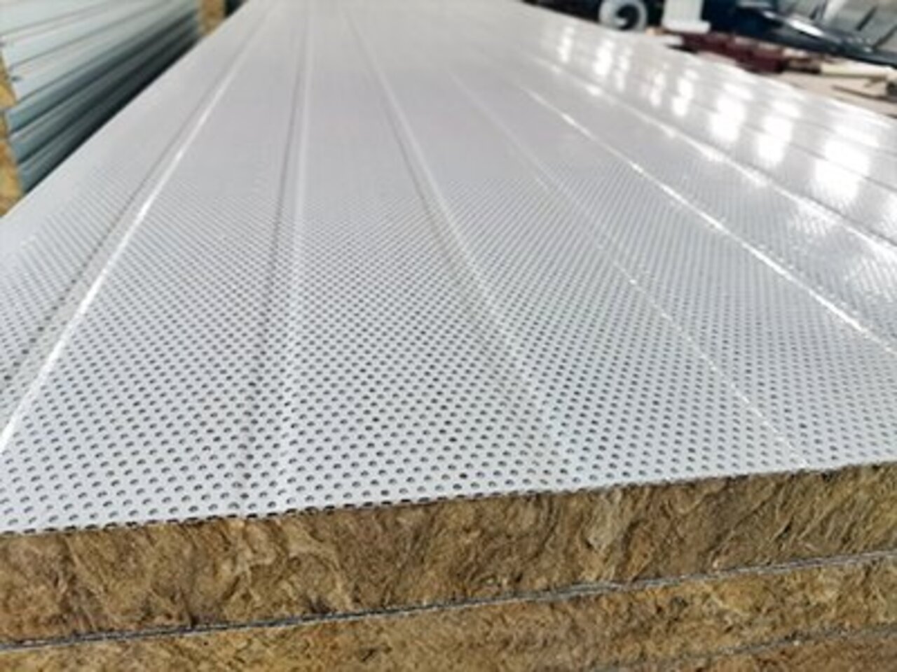 沖孔吸音巖棉夾芯板 沖孔吸音巖棉夾芯板