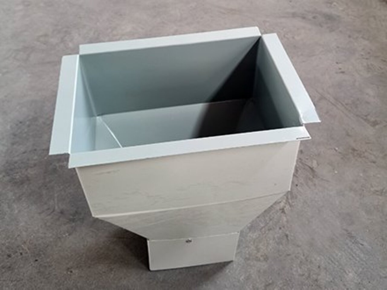 彩鋼雨水斗 彩鋼雨水斗