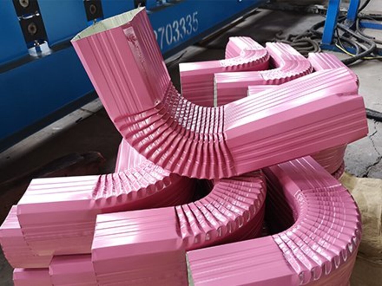 彩鋼雨水管彎頭 彩鋼雨水管彎頭