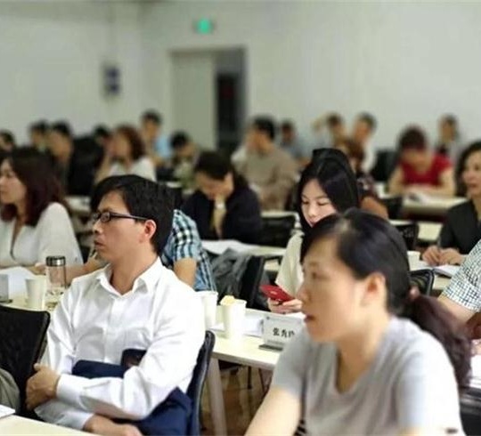 《資治通鑒》中的歷史智慧：古代帝王的管理學(xué)