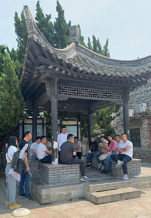 【企業(yè)走訪】——贛州新商界企業(yè)家前往江蘇洋河股份學(xué)習(xí)考察604.jpg