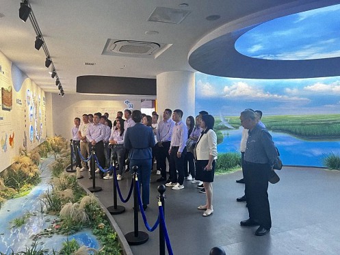 【企業(yè)走訪】——贛州新商界企業(yè)家前往江蘇洋河股份學(xué)習(xí)考察1389.jpg